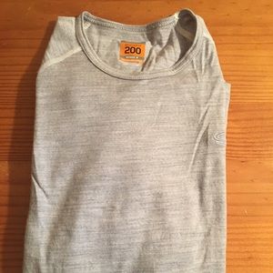 Women’s Icebreaker Bodyfit 200 Shirt, size medium